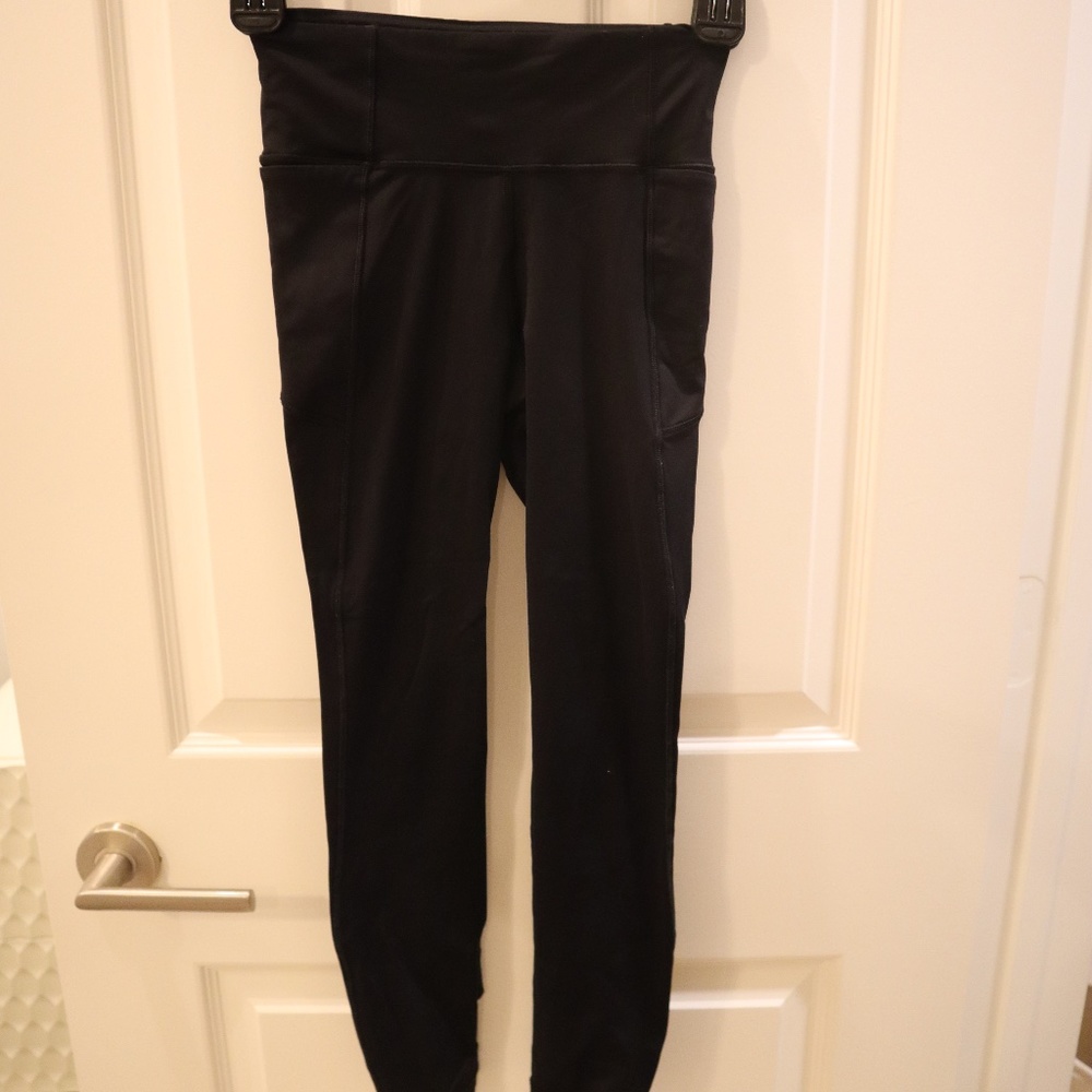 lululemon black leggings with side pockets